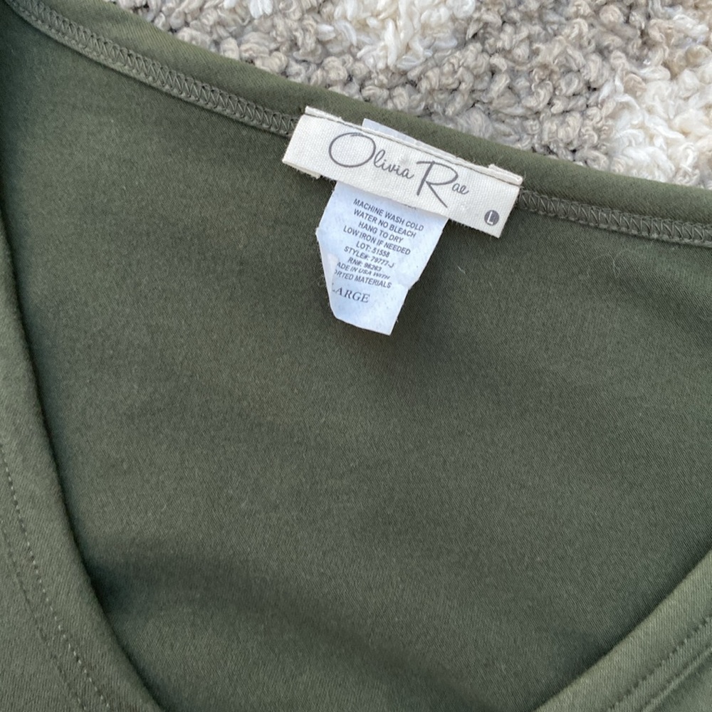 Olivia Rae Green Crop top size Large - Picture 3 of 9